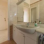 アパート Sunshine 5 Star Sea View, Front Beach, Wifi *