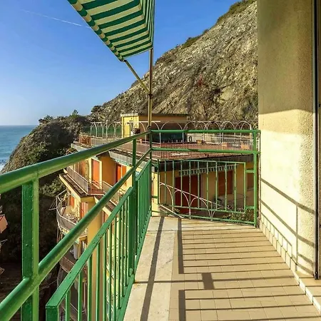 Sunshine 5 Star Sea View, Front Beach, Wifi