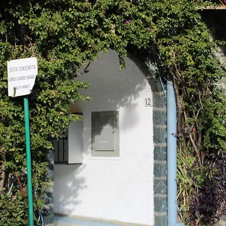 Sunshine 5 Star Sea View, Front Beach, Wifi * Levanto