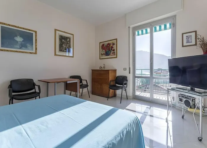 Sunshine 5 Star Sea View, Front Beach, Wifi *