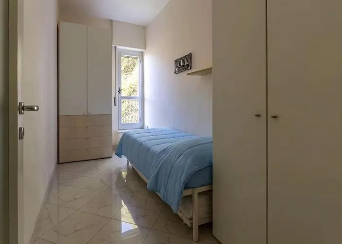 Sunshine 5 Star Sea View, Front Beach, Wifi *